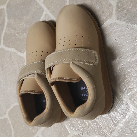 Wms 6-7 mns 5 Buck & Buck - Picture 2 of 8